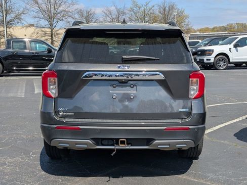 Used 2020 Ford Explorer XLT w/ Equipment Group 202A image 6