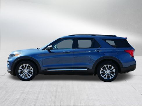 Used 2020 Ford Explorer XLT w/ Equipment Group 202A AWD/4WD image 4