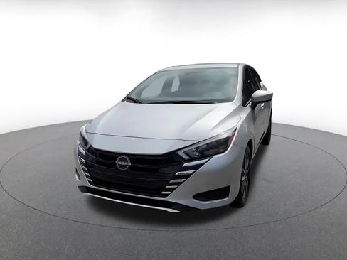 Used 2025 Nissan Versa SV FWD image 6