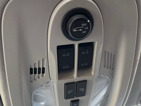 Used 2012 Chevrolet Equinox LTZ image 11