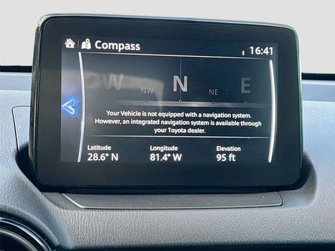 Used 2019 Toyota Yaris LE image 15