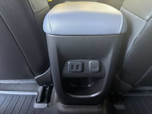 Used 2018 Chevrolet Colorado Z71 AWD/4WD image 21