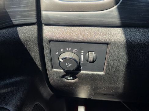 Used 2020 Jeep Grand Cherokee Altitude AWD/4WD image 31