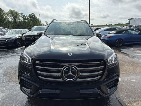 Certified 2025 Mercedes-Benz GLS 450 4MATIC image 9