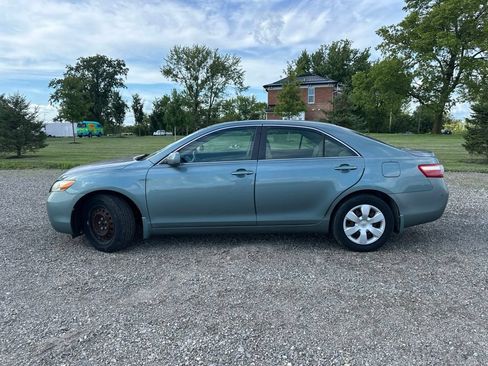 Used 2009 Toyota Camry LE FWD image 7