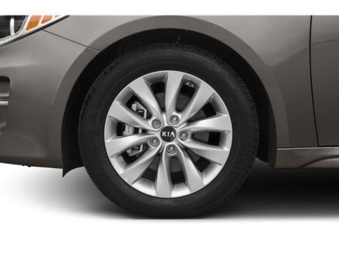 Used 2018 Kia Optima LX w/ 17" Alloy Wheels Package image 14