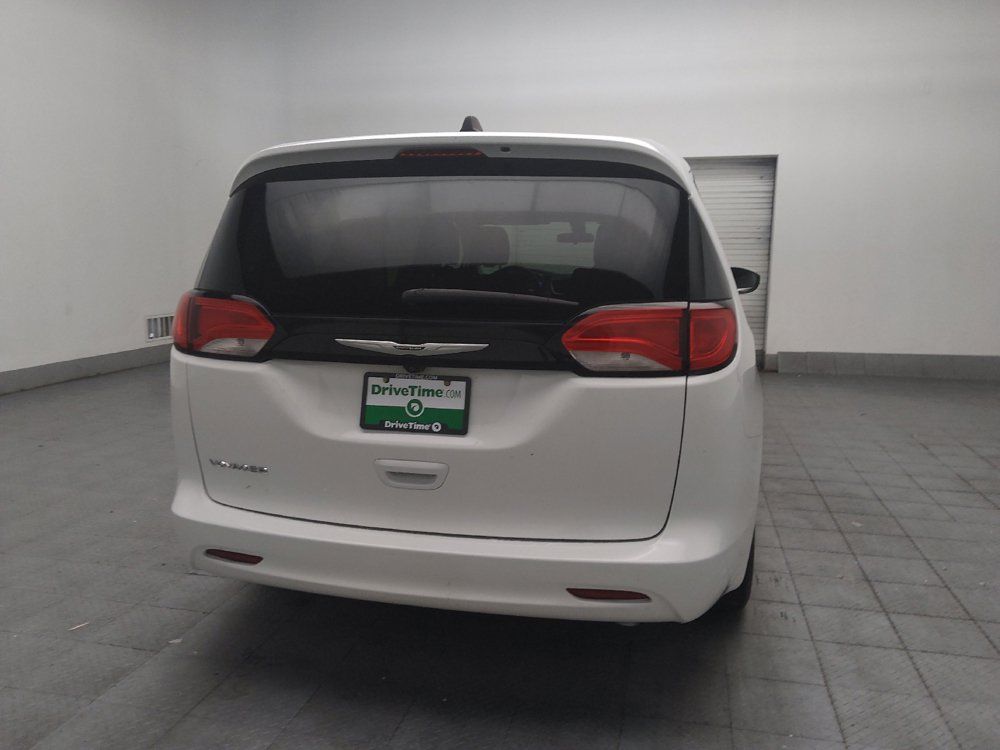 Used 2022 Chrysler Voyager LX FWD image 7