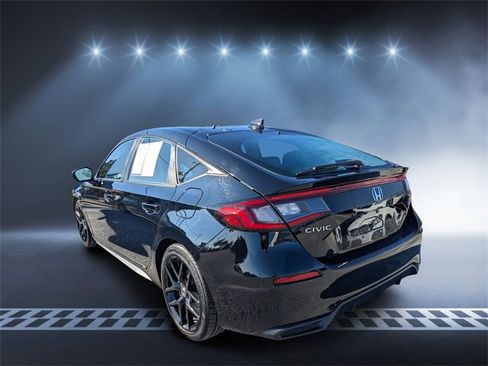 Used 2023 Honda Civic Sport image 5