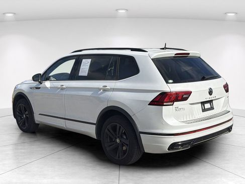 Used 2024 Volkswagen Tiguan SE R-Line AWD/4WD image 6