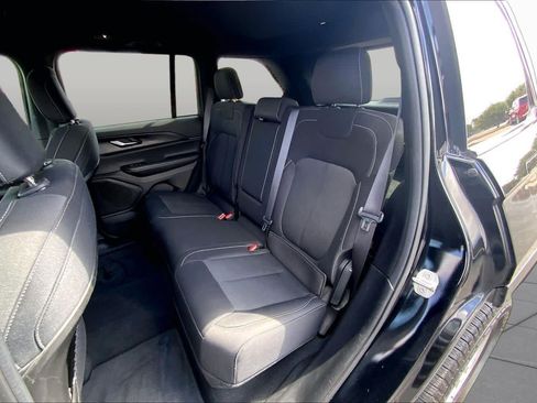 Used 2024 Jeep Grand Cherokee Laredo RWD image 21