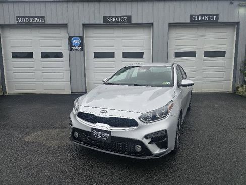 Used 2020 Kia Forte LXS FWD image 2