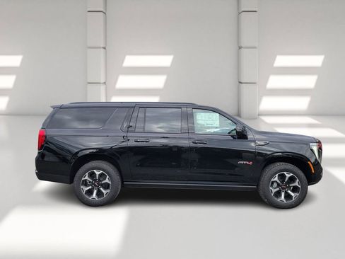 New 2026 GMC Yukon XL AT4 image 4