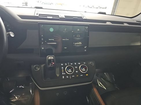 Used 2023 Land Rover Defender 130 SE AWD/4WD image 11