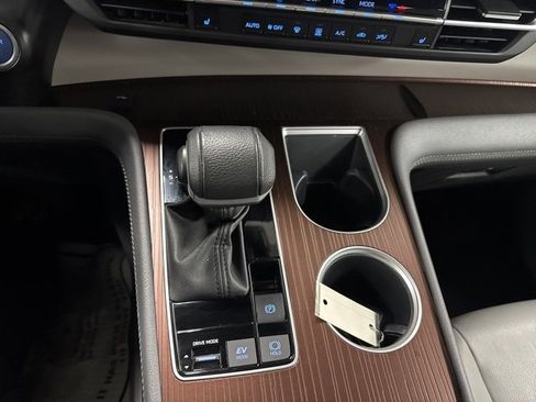 Used 2024 Toyota Sienna XLE image 36