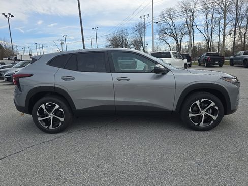 New 2026 Chevrolet Trax RS image 4