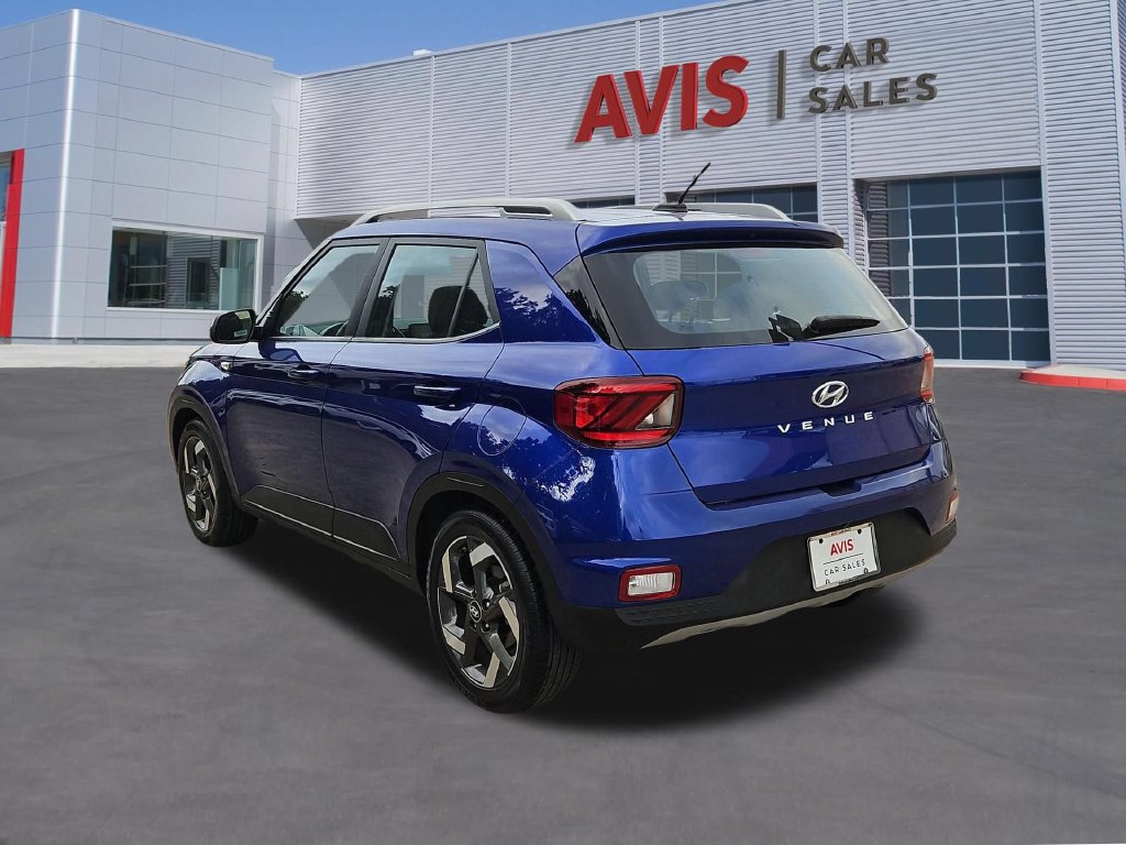 Used 2025 Hyundai Venue SEL FWD image 9