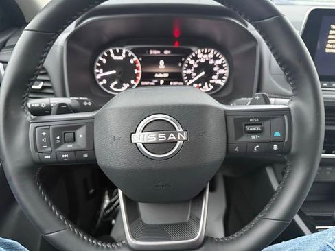 Certified 2025 Nissan Rogue SV image 13