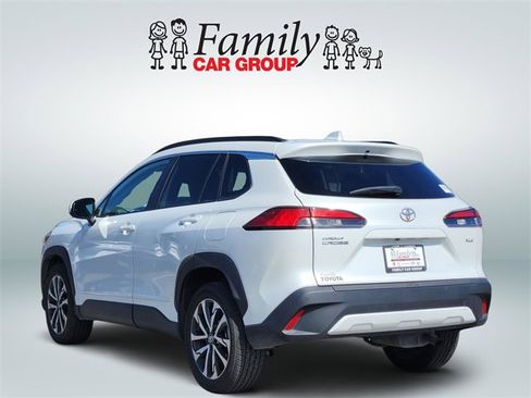 Certified 2022 Toyota Corolla Cross XLE w/ Convenience Package image 3