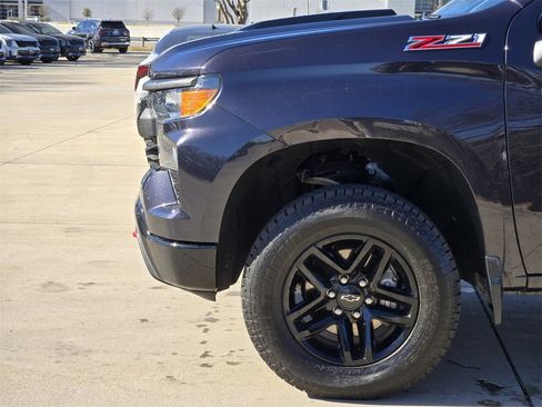 Used 2022 Chevrolet Silverado 1500 Custom Trail Boss w/ LPO, Dark Essentials Package image 14