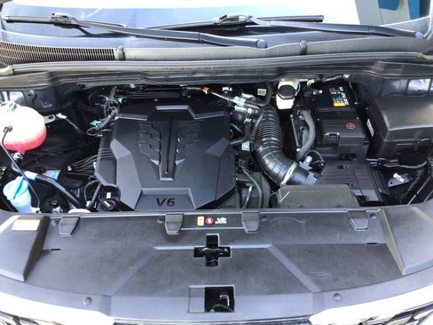 Used 2023 Kia Carnival SX Prestige FWD image 40