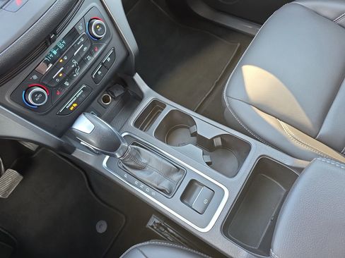 Used 2019 Ford Escape SEL image 25