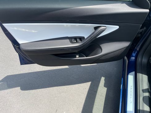 Used 2018 Tesla Model 3 Long Range AWD/4WD image 9