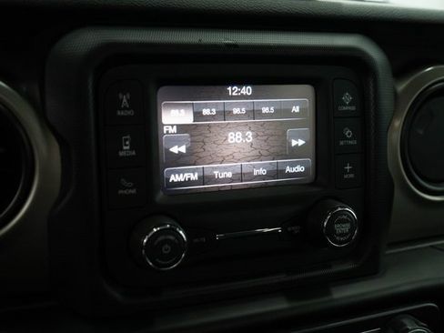 Used 2020 Jeep Gladiator Sport image 4