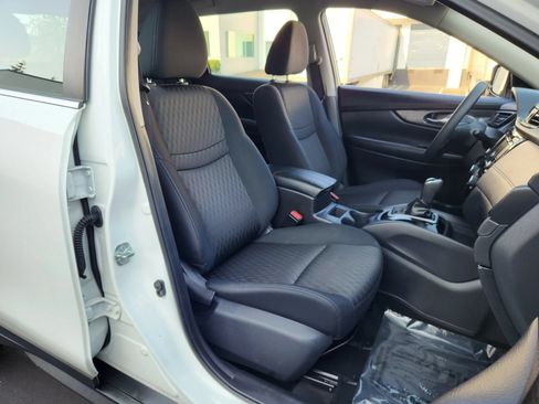 Used 2018 Nissan Rogue S AWD/4WD image 19