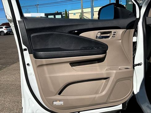 Used 2021 Honda Pilot Elite image 23