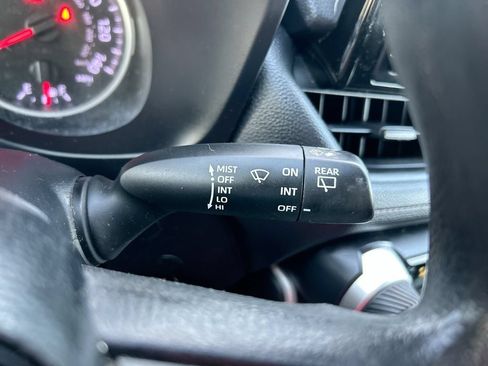 Used 2021 Toyota RAV4 LE FWD image 18