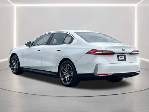 Used 2025 BMW i5 eDrive40i image 25