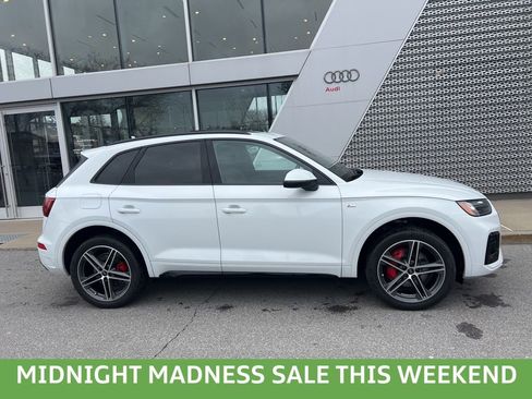 Used 2024 Audi Q5 e Premium Plus w/ Premium Plus Package image 12