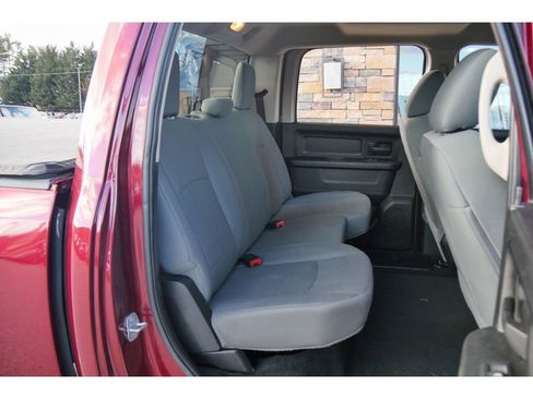 Used 2018 RAM 1500 Express w/ Express Value Package image 18