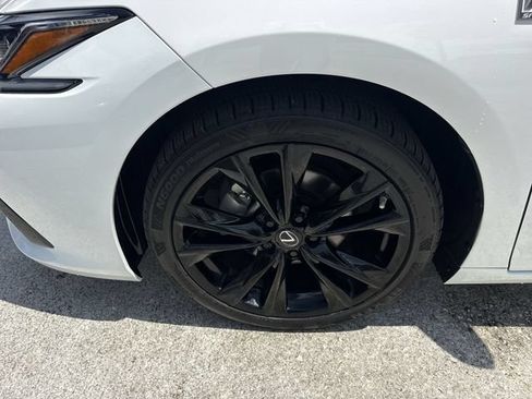 Certified 2024 Lexus ES 350 F Sport w/ Accessory Package (Z2) FWD image 10