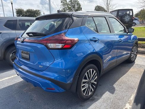 Used 2023 Nissan Kicks SV image 4