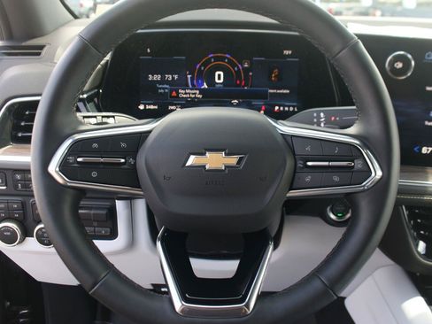 Used 2025 Chevrolet Tahoe Premier AWD/4WD image 20