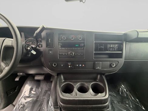 Used 2022 GMC Savana 2500 w/ Driver Convenience Package RWD image 21