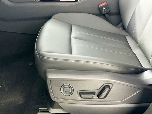 New 2025 Audi Q5 Premium image 17