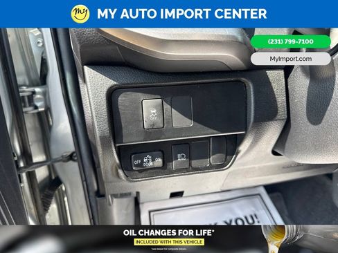 Used 2022 Toyota Tacoma SR5 AWD/4WD image 14