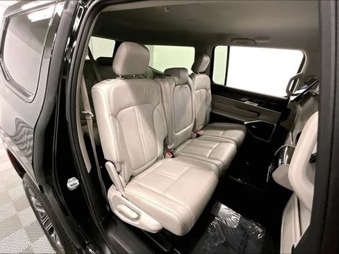 Used 2022 Jeep Wagoneer Series III w/ Rear Seat Video Group 1 AWD/4WD image 23