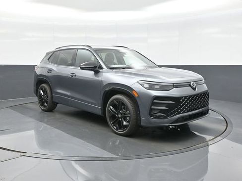 New 2026 Volkswagen Tiguan SE R-Line FWD image 1