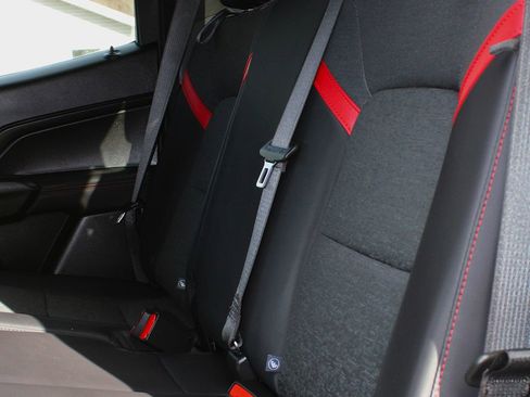 Used 2024 Chevrolet Colorado Z71 w/ Z71 Convenience Package 2 image 21