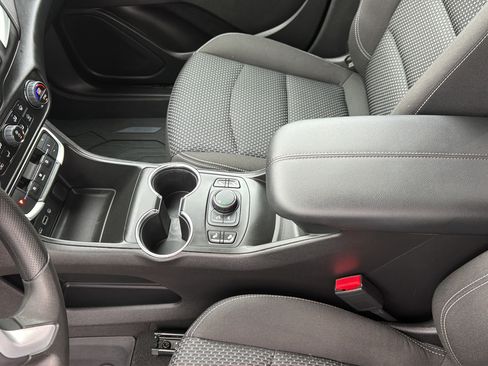 Used 2023 GMC Terrain SLE w/ Driver Convenience Package FWD image 21