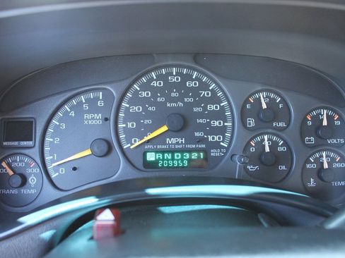 Used 1999 Chevrolet Silverado 2500 LS w/ Snow Plow Prep Pkg AWD/4WD image 35