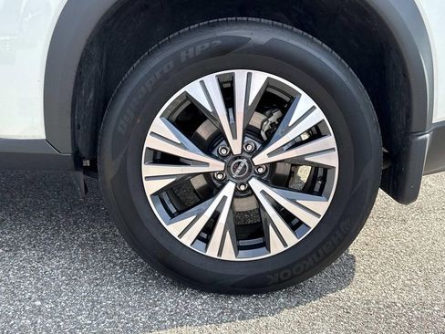 Certified 2023 Nissan Rogue SV image 11