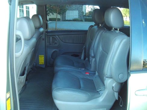 Used 2008 Toyota Sienna XLE Limited image 28