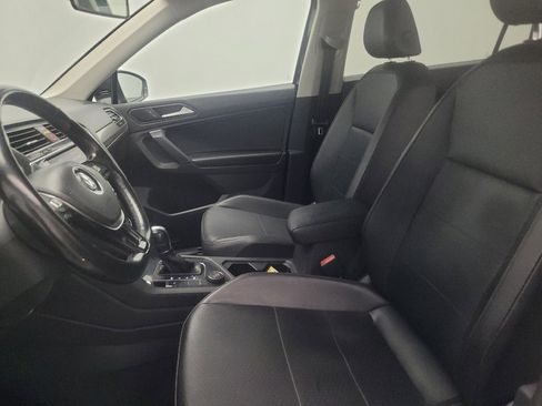 Used 2019 Volkswagen Tiguan SE w/ Panoramic Sunroof Package AWD/4WD image 17