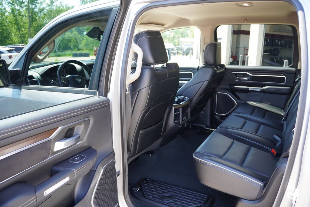 Used 2021 RAM 1500 Laramie AWD/4WD image 17