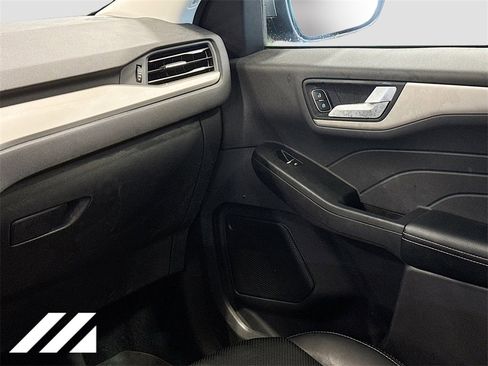 Used 2022 Ford Escape SEL w/ Technology Package image 25