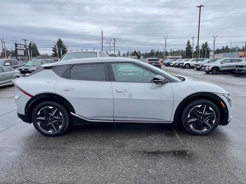 New 2025 Kia EV6 Wind AWD/4WD image 6